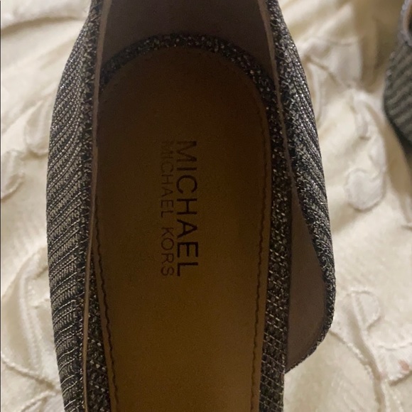 Heels - Picture 2 of 3